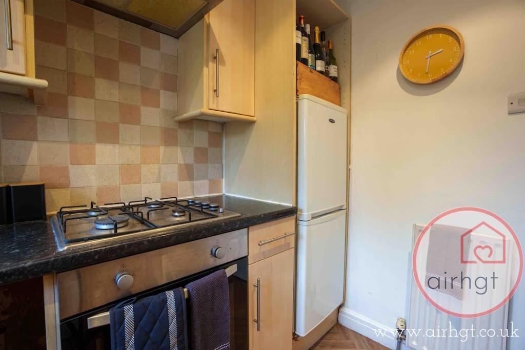 Stay With Airhgt @ Luxe Apartment In Central Harrogate Esterno foto